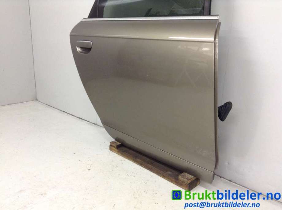 Dør høyre bak til Audi A6 2005-2008 (Type III, Fase 1) (C6) (C6) (AUDI|4F0 833 052 G|)