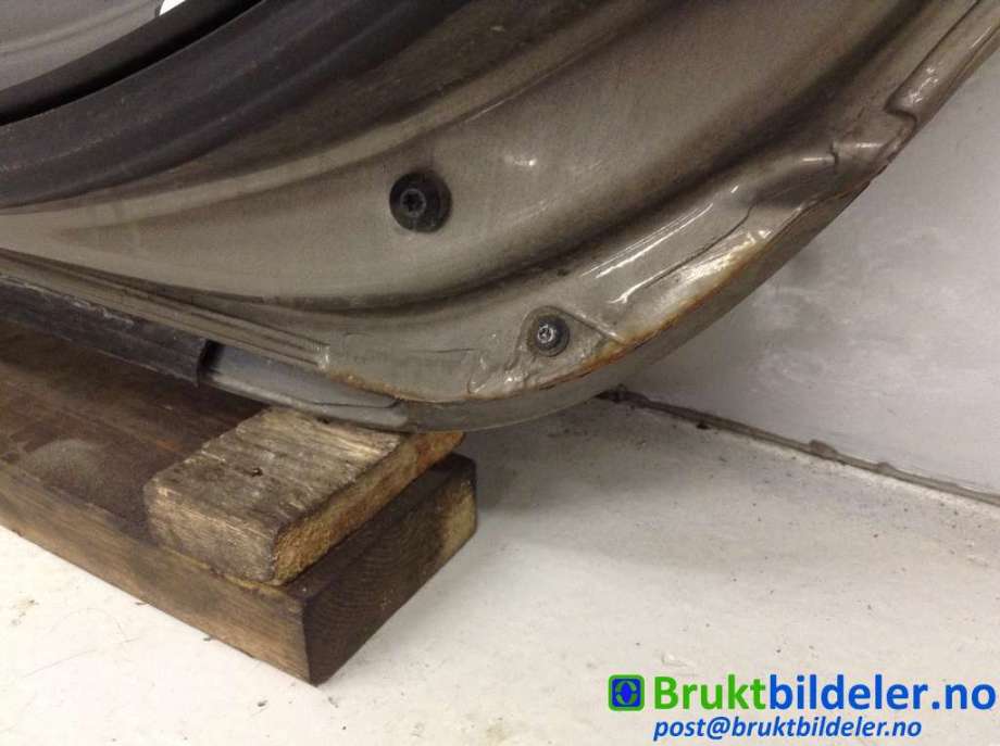 Dør høyre bak til Audi A6 2005-2008 (Type III, Fase 1) (C6) (C6) (AUDI|4F0 833 052 G|)