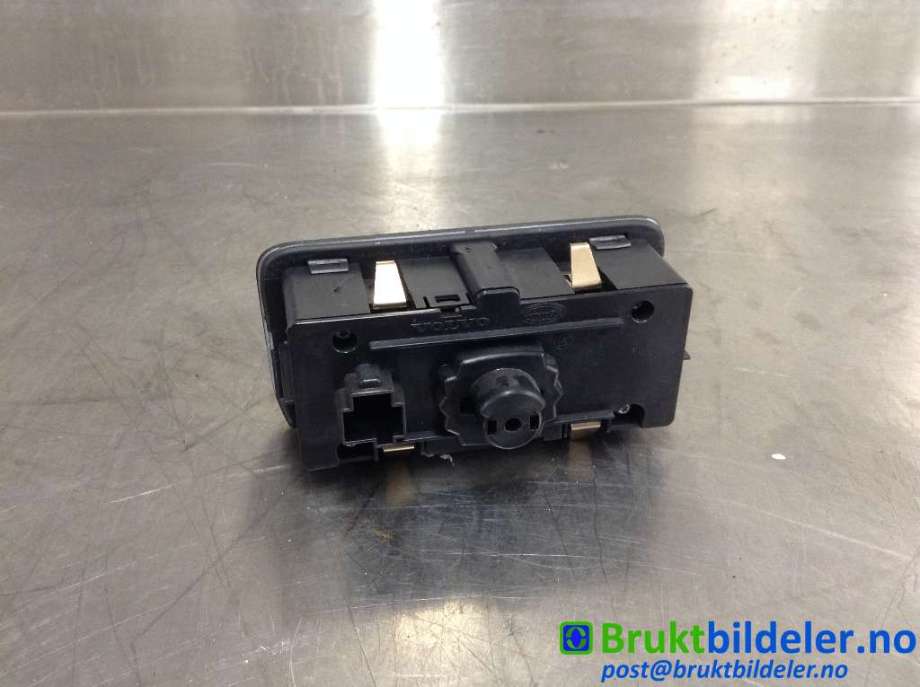 Bryter lys til Volvo XC70 2008-2013 (Type II, Fase 1)  (VOLVO|30739414|04 0663 22|)