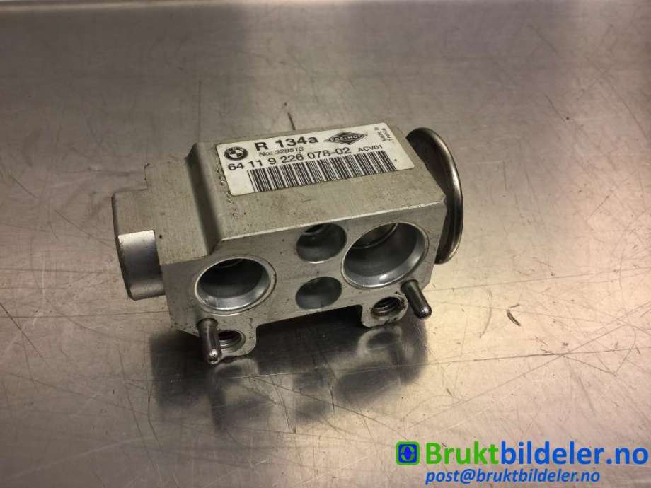Diverse deler til BMW X3, 2010-2017 (F25) (F25) (BMW|64 11 9 226 078-02)