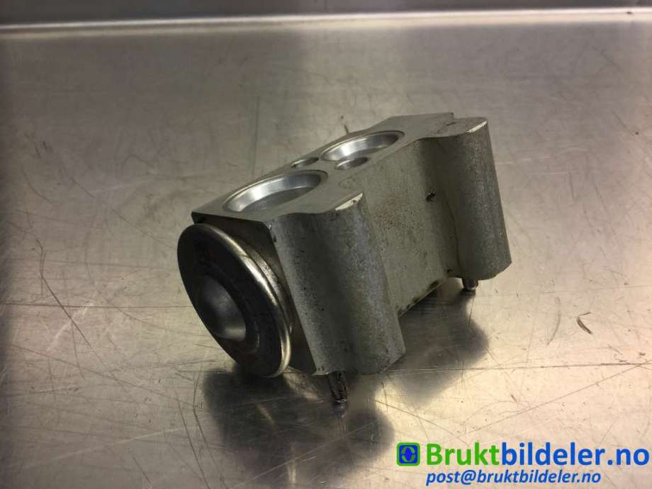 Diverse deler til BMW X3 2010-2017 (F25) (F25) (BMW|64 11 9 226 078-02|328513|)