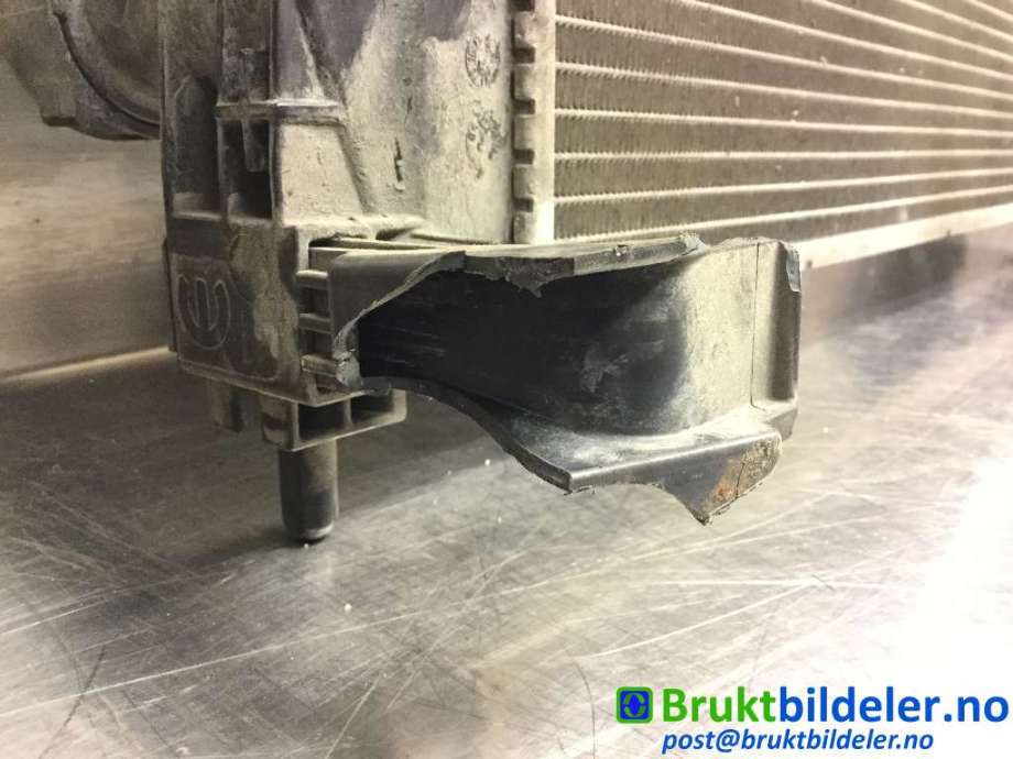 Radiator (manuell gir) til Opel Combo D 2012-2018 (OPEL|8E4260000|)