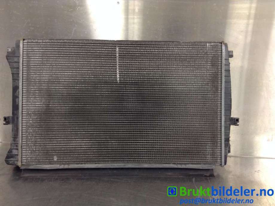 Radiator (manuell gir) til VW e-Golf 2014-2017 (Fase 1)  (VOLKSWAGEN|5Q0 121 251 EM|)