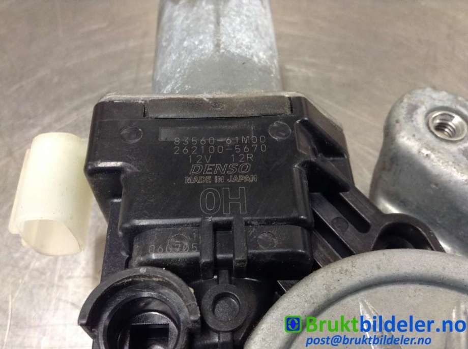 Ruteheis venstre bak til VW Caddy 2004-2010 (Type III, Fase 1)  (VOLKSWAGEN|83560-61M00|)