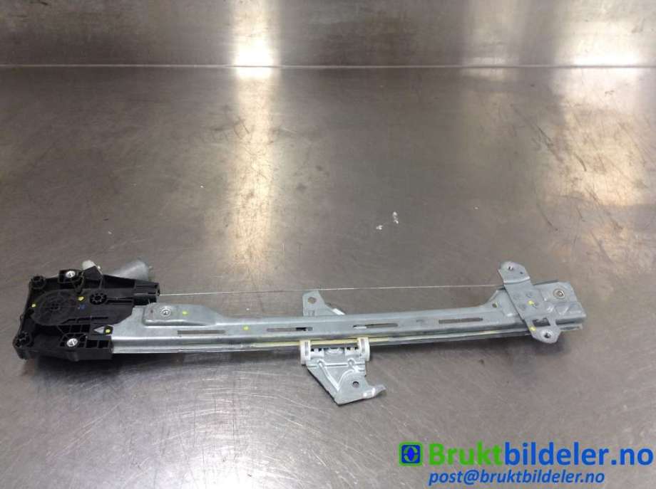 Ruteheis høyre foran til VW Caddy 2004-2010 (Type III, Fase 1)  (VOLKSWAGEN|83530-64P00||262100-6340)