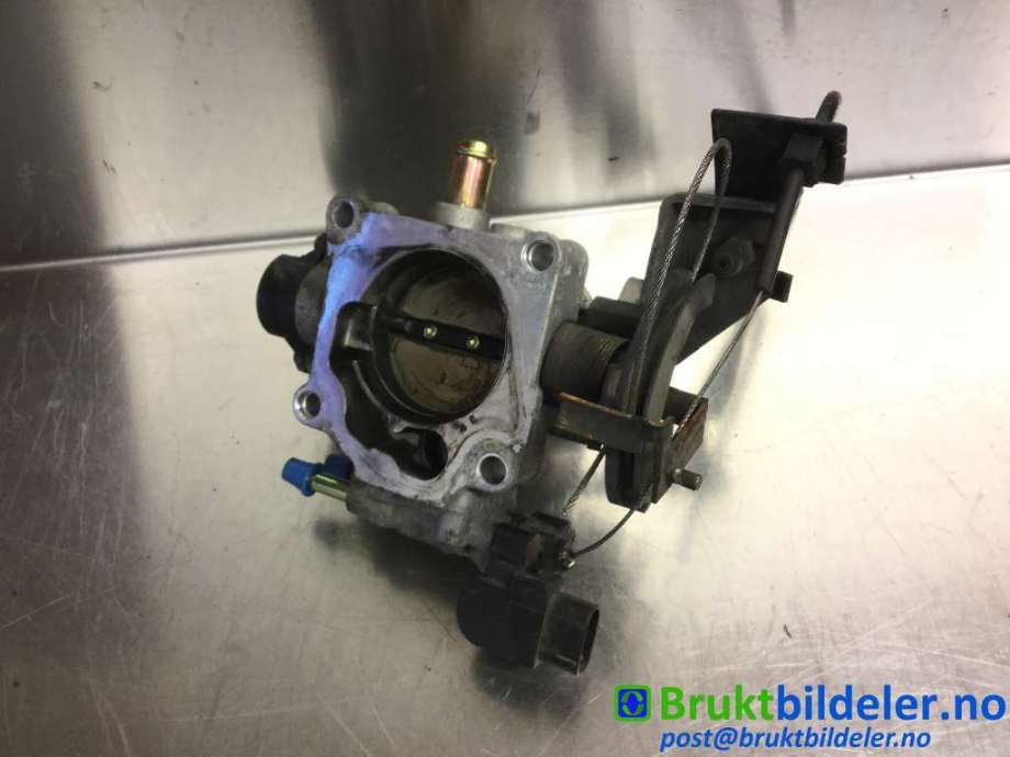 Spjeldhus til Toyota Avensis 2003-2008 (Type II) (TOYOTA|22210-0D130|)