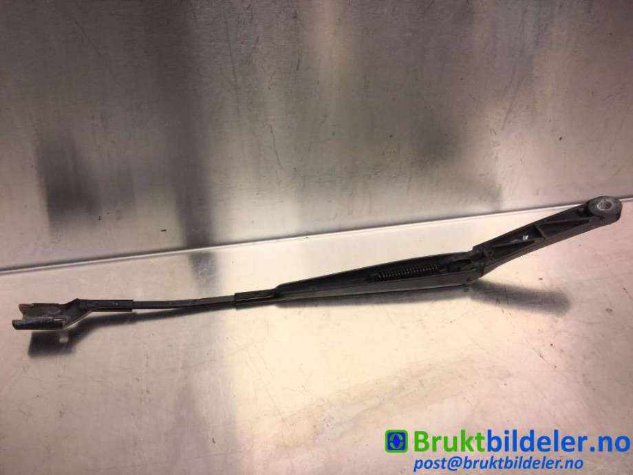 Viskerarmer frontrute til VW Scirocco 2008-2013 (VOLKSWAGEN|1K8 955 409|)