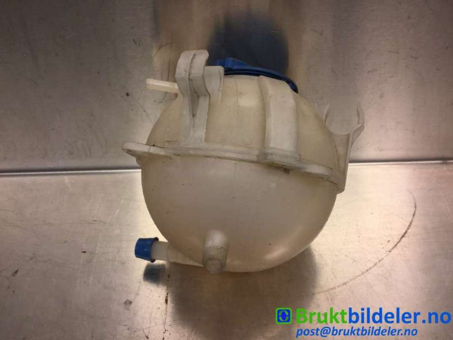 Ekspansjonstank til VW Scirocco 2008-2013  (VOLKSWAGEN|1K0 121 407 A|)