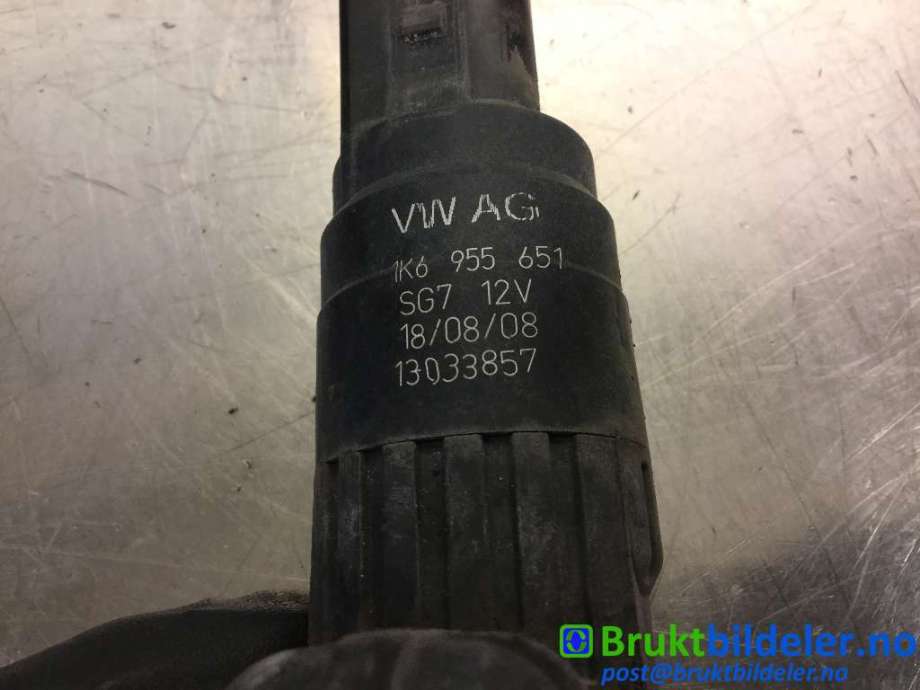Spylerpumpe foran til VW Scirocco 2008-2013  (VOLKSWAGEN|1K6 955 651|)