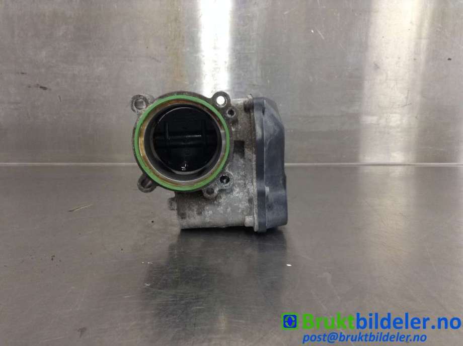 Spjeldhus til VW Scirocco, 2008-2013  (VOLKSWAGEN|03C 133 062 C)