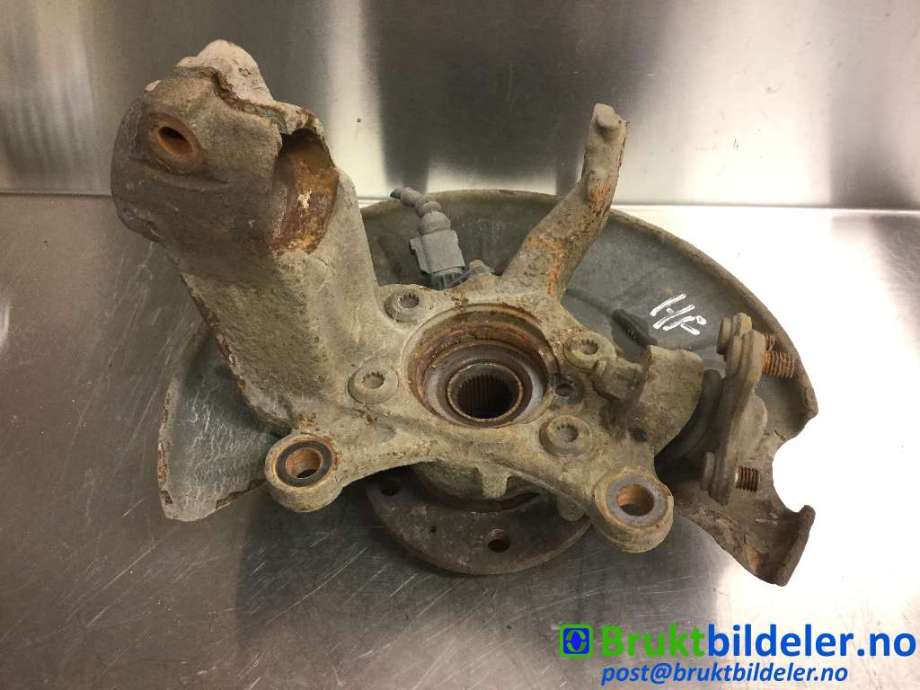 Hjulspindel høyre foran til VW Scirocco, 2008-2013  (VOLKSWAGEN|1K0 407 256 AA)