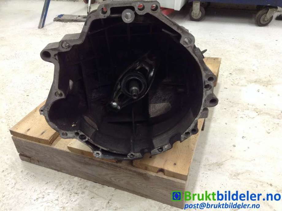 Girkasse manuell 6-trinn til Audi A4 2004-2008 (Type III) (B7) (B7) (AUDI|02X 300 044 Q|JEE|)