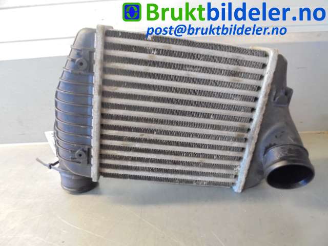 Intercooler til Audi A6, 2008-2011 (Type III, Fase 2) (C6) (C6) (AUDI|4F0 145 805 AD)