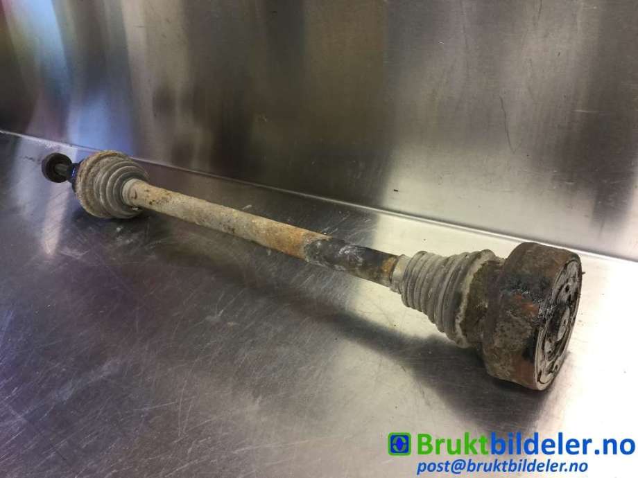 Drivaksel høyre bak til VW Passat 2005-2010 (B6) (B6) (VOLKSWAGEN|3C0 501 204 F|)