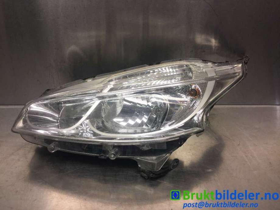 Frontlykt venstre halogen til Peugeot 208, 2012-2019 (Type I)  (PEUGEOT|98 022 218 80)