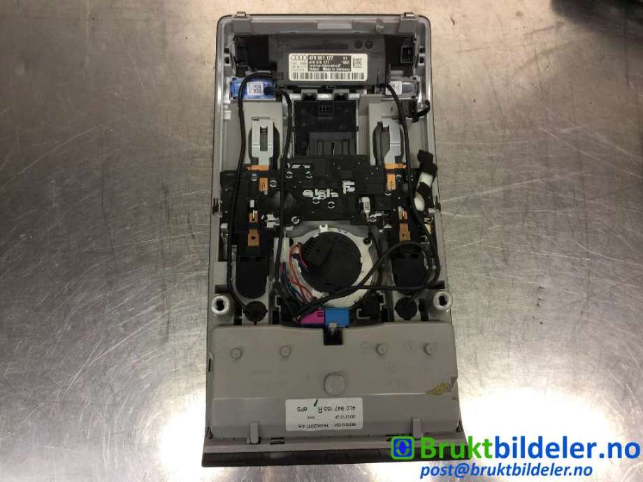 Tak konsoll til Audi Q7 2010-2015 (Type I, Fase 2)  (AUDI|4L0 947 135 R|)