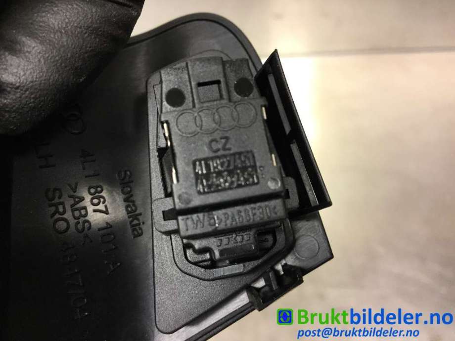 Bryter diverse til Audi Q7 2010-2015 (Type I, Fase 2)  (AUDI|4L1 927 451|)