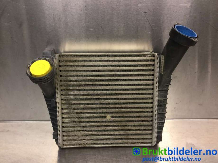 Intercooler til Porsche Cayenne 2002-2006 (Fase 1) (9PA) (9PA) (PORSCHE|7L0 145 804 A|)