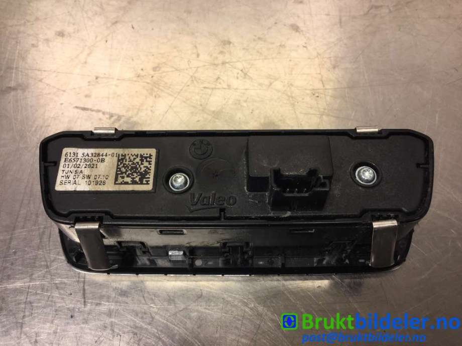 Bryter lys til BMW X5 2018-->> (G05) (G05) (BMW|61315A32844|)