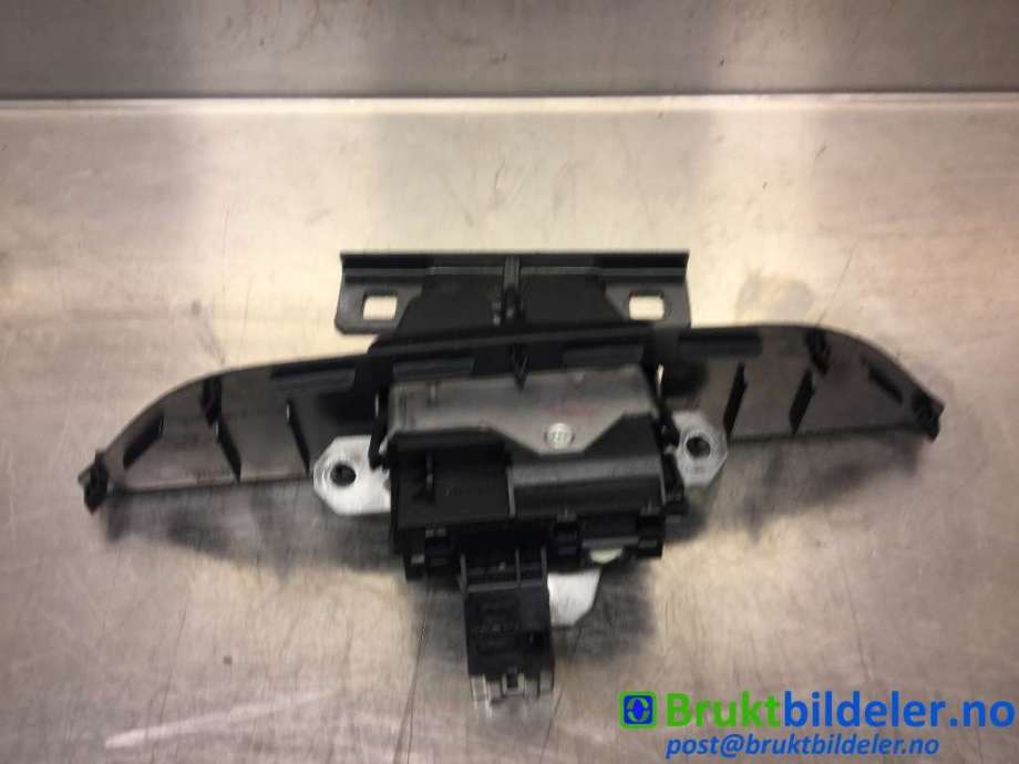 Baklukelås til Ford Kuga 2008-2012 (Type I)  (FORD|8V41-S442A66-AG|)