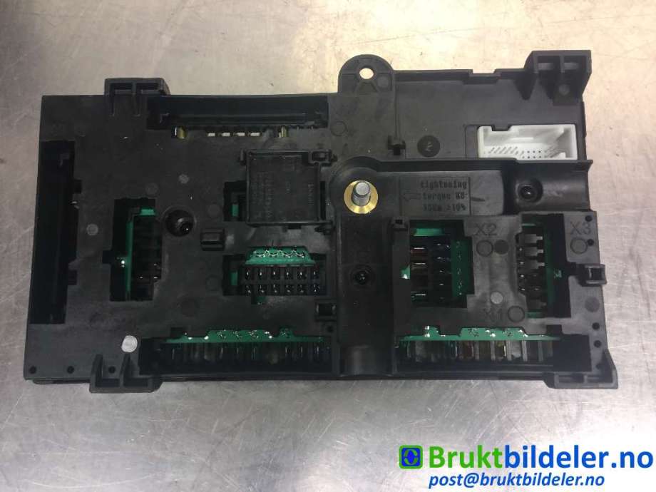 Sikringsboks til BMW X5 2018-->> (G05) (G05) (BMW|6114 8706212||6135 8795479)