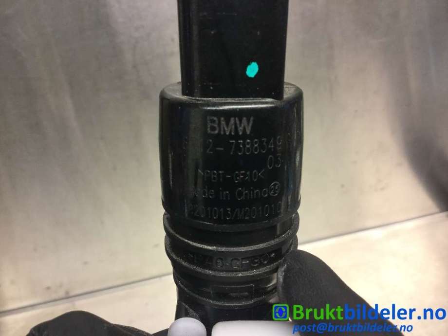 Spylerpumpe foran til BMW X5 2018-->> (G05) (G05) (BMW|7388349||6712 7388349 03)