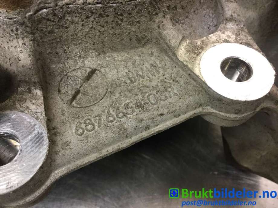 Hjulspindel høyre bak til BMW X5 2018-->> (G05) (G05) (BMW|6876654|33 30 6 876 652|)