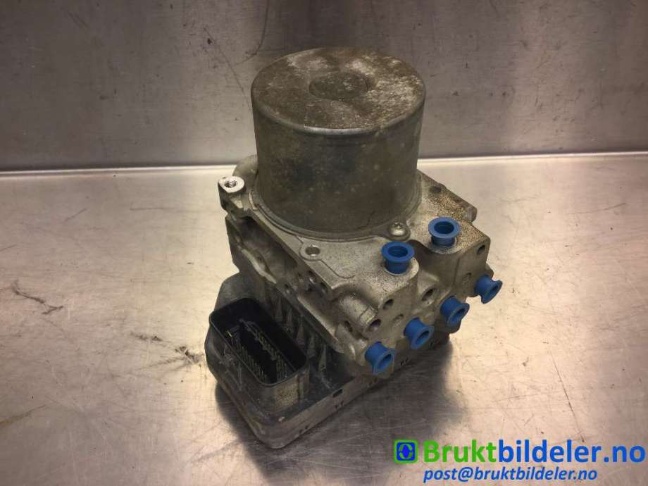 ABS sentral til Toyota RAV4, 2013-2015 (Type IV, Fase 1)  (TOYOTA|44540-42311)