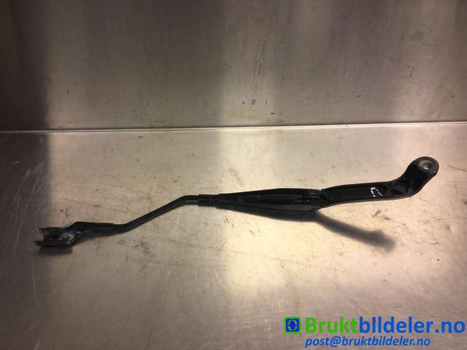 Viskerarmer frontrute til Ford Kuga 2008-2012 (Type I) (FORD|8V41-17526-AE|)