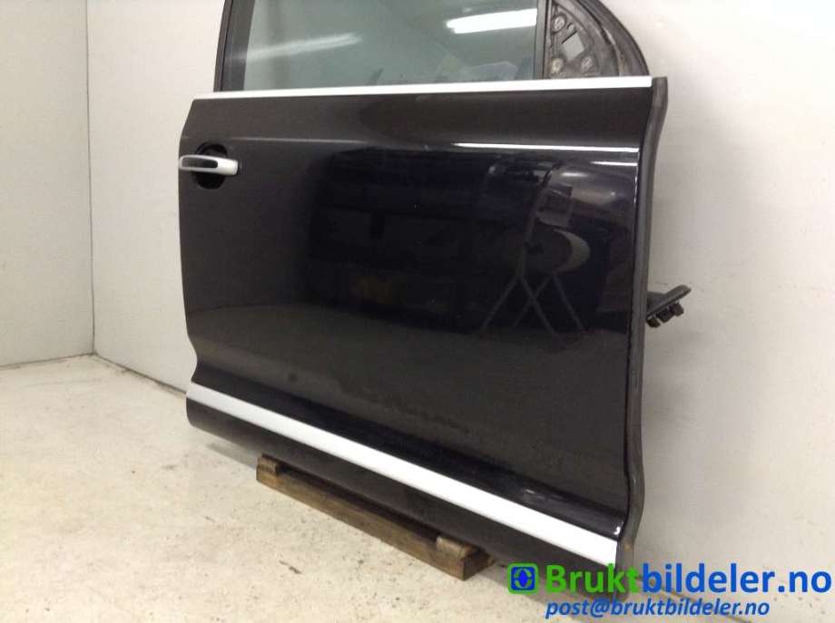 Dør høyre foran til Porsche Cayenne 2002-2006 (Fase 1) (9PA) (9PA) (PORSCHE|955 531 012 06||955 531 012 07)