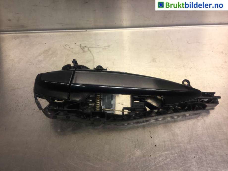 Dørhåndtak utv venstre bak til BMW X1, 2015-2022 (F48) (F48) (BMW|7401209)