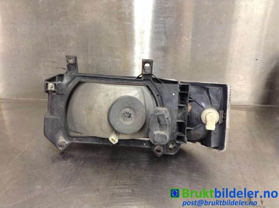 Frontlykt høyre halogen til VW Transporter / Caravelle 1990-2003 (T4) (T4) (VOLKSWAGEN|)