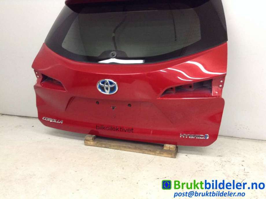 Bakluke til Toyota Corolla 2019-->>  (TOYOTA|67005-02780|)