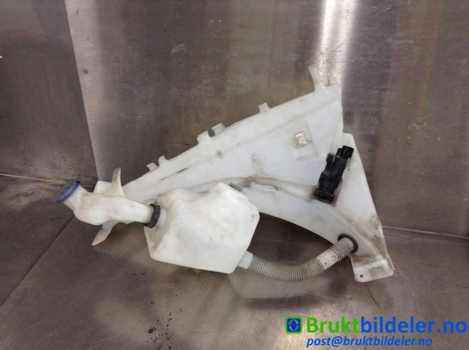 Spylertank til Volvo V50, 2007-2012 (Fase 2) (VOLVO|)