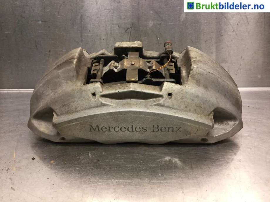 Bremsecaliper høyre foran til Mercedes C-Klasse, 2014-2018 (Fase 1) (W205) (W205) (MERCEDES|A 011 421 98 98)