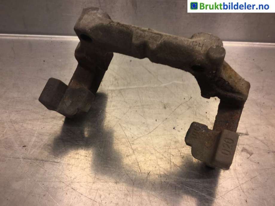 Bremsecaliper brakett til Mercedes C-Klasse 2014-2018 (Fase 1) (W205) (W205) (MERCEDES|A 205 423 02 06|)