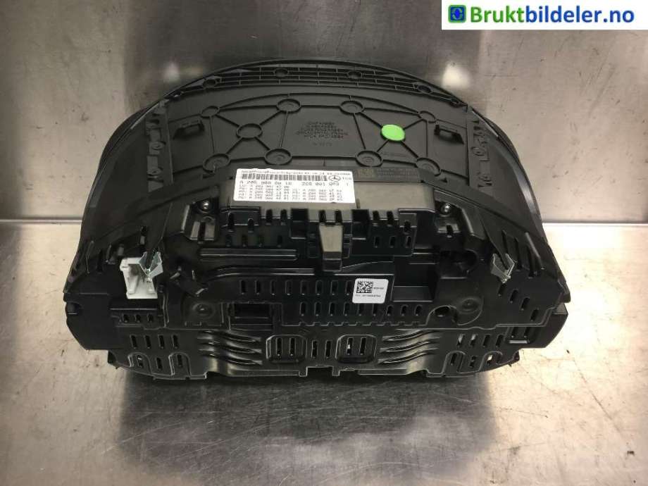Instrumentpanel til Mercedes C-Klasse 2014-2018 (Fase 1) (W205) (W205) (MERCEDES|A 205 900 00 16|)