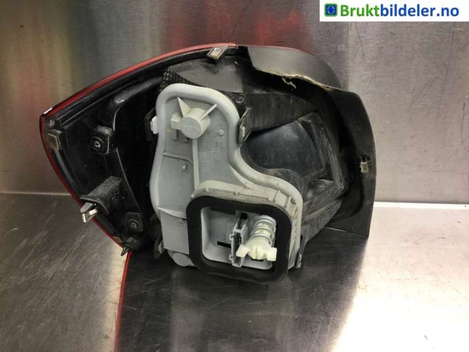 Baklykt høyre til VW Polo 2009-2014 (Type V, Fase 1)  (VOLKSWAGEN|6R0 945 258 A|)
