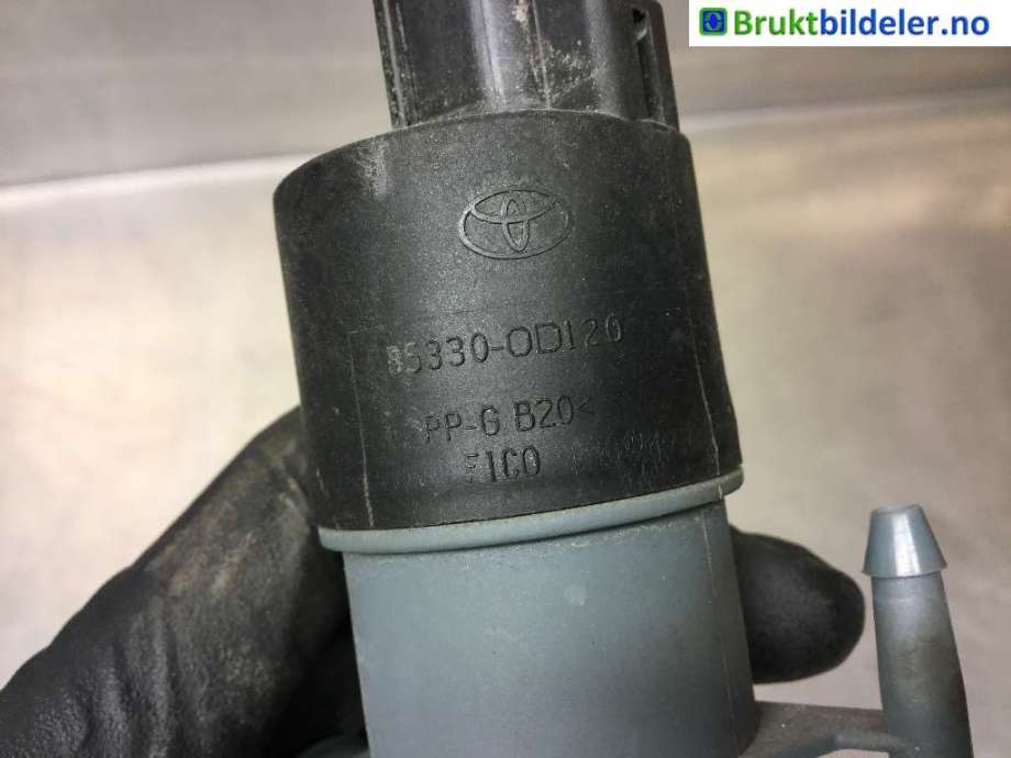 Spylerpumpe foran til Toyota Yaris 2012-2014 (Type III, Fase 1)  (TOYOTA|85330-OD120|)