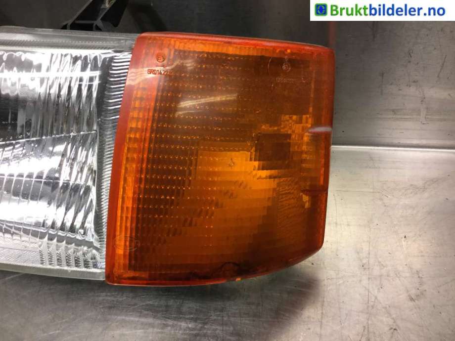 Frontlykt venstre halogen til VW Transporter / Caravelle 1990-2003 (T4) (T4) (VOLKSWAGEN|)