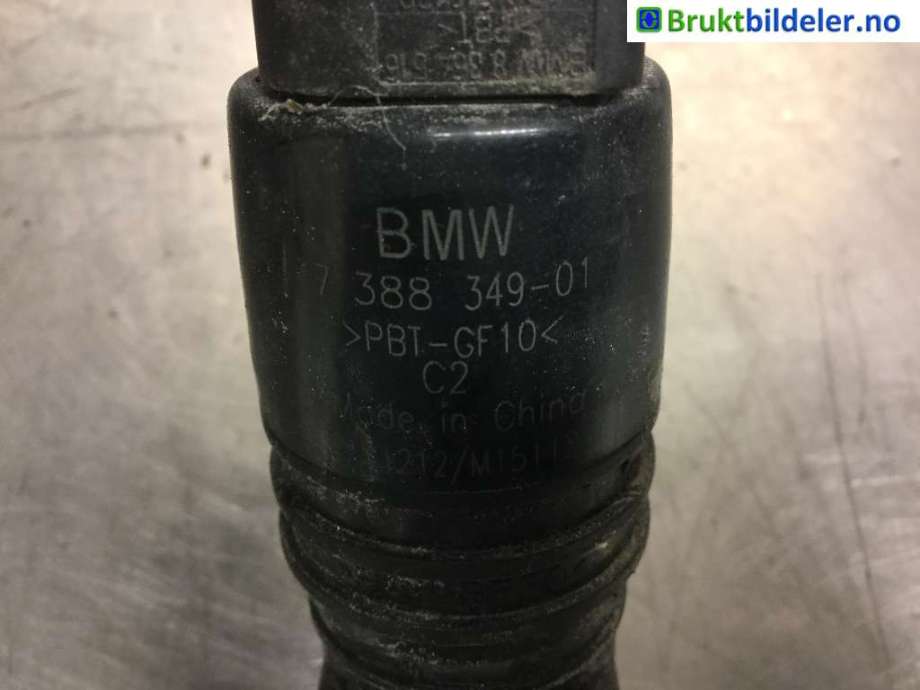 Spylerpumpe foran til BMW X1 2015-2022 (F48) (F48) (BMW|7 388 349|)