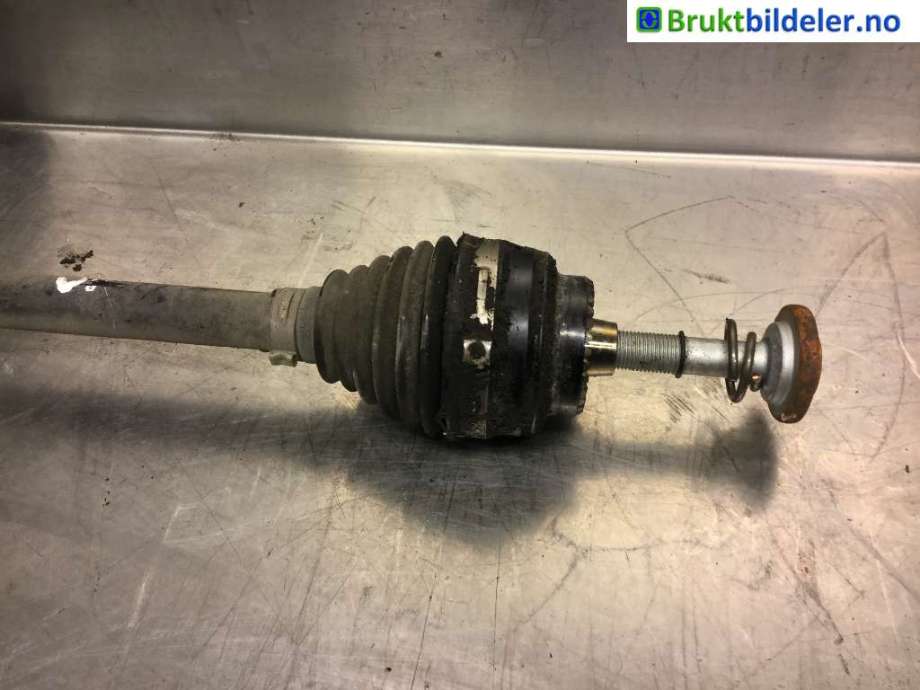 Drivaksel venstre bak til BMW X1 2015-2022 (F48) (F48) (BMW|7 646 867|)