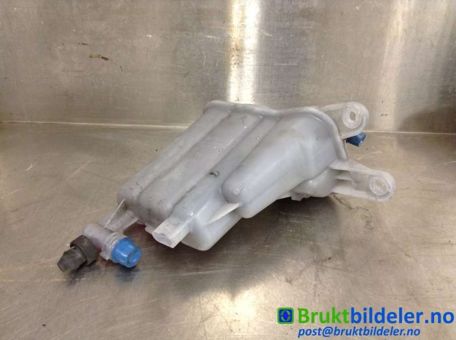 Ekspansjonstank til Audi A5 2007-2016 (Type I)  (AUDI|8K0 121 403 Q|)