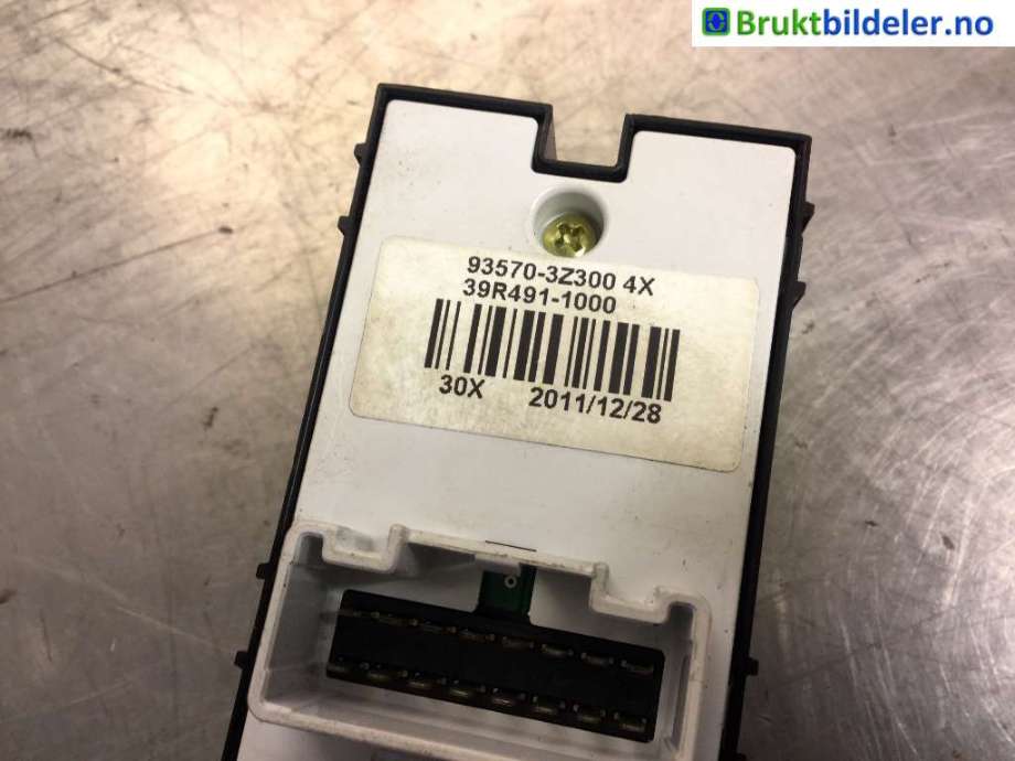 Bryter ruteheis til Hyundai i40 2012-2017  (HYUNDAI|93570-3Z300|39R491-1000|)