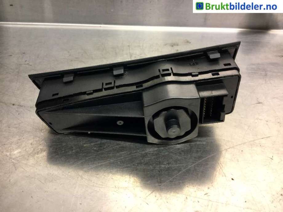 Bryter lys til Hyundai i40 2012-2017  (HYUNDAI|93300-3Z200|39R100-1000|)
