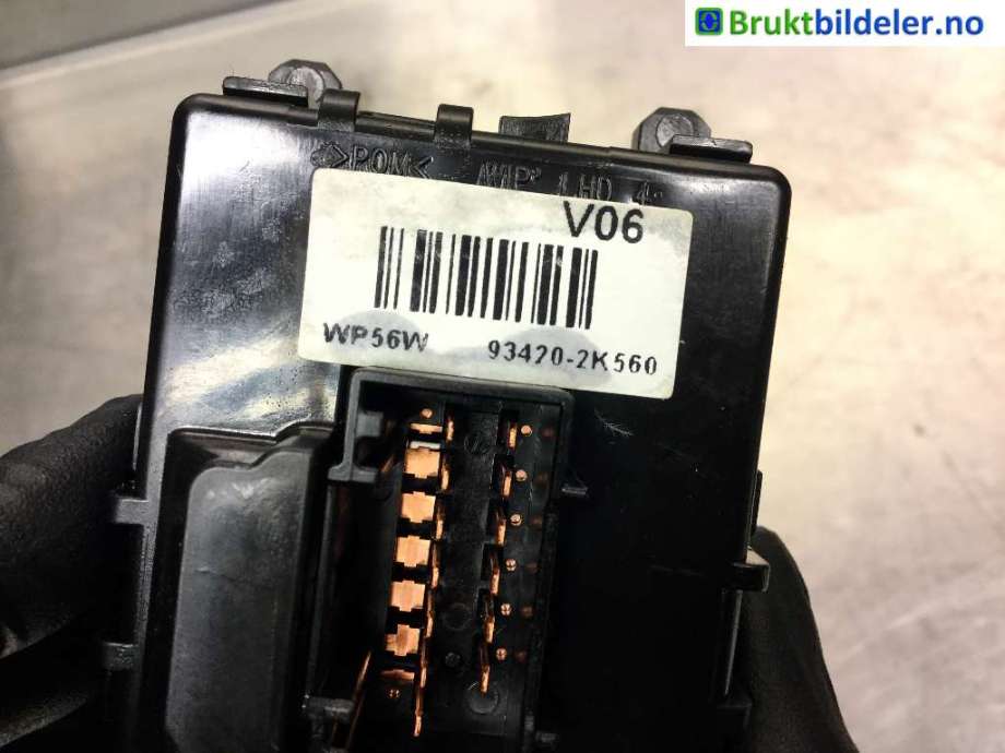 Bryter visker til Hyundai i40 2012-2017 (HYUNDAI|93420-2K560|)