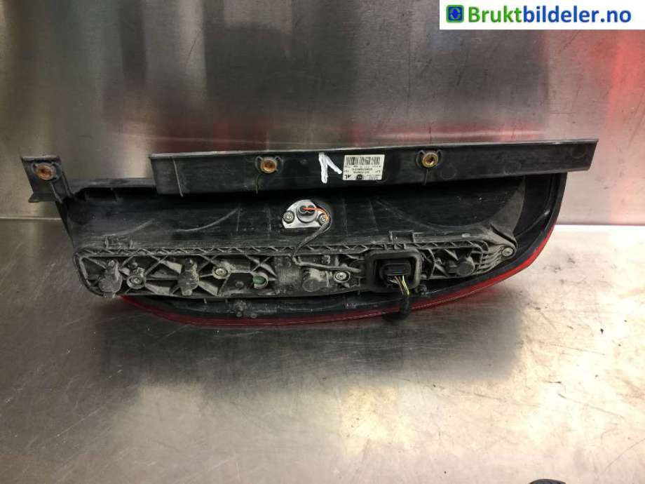 Baklykt venstre til Fiat Doblo 2010-->> (Type II)  (FIAT|00518305650|)