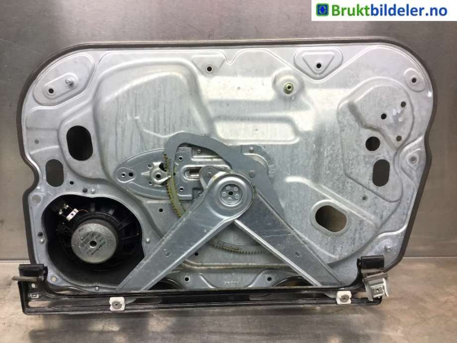 Ruteheis til Ford Kuga 2008-2012 (Type I) (FORD|989786-100|)