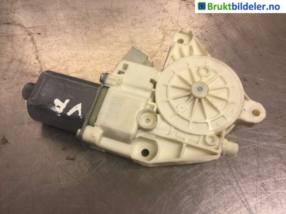 Ruteheis venstre foran til Mercedes Vito 2014-->> (W447) (W447) (MERCEDES|A 447 906 35 00|0 130 822 312|)