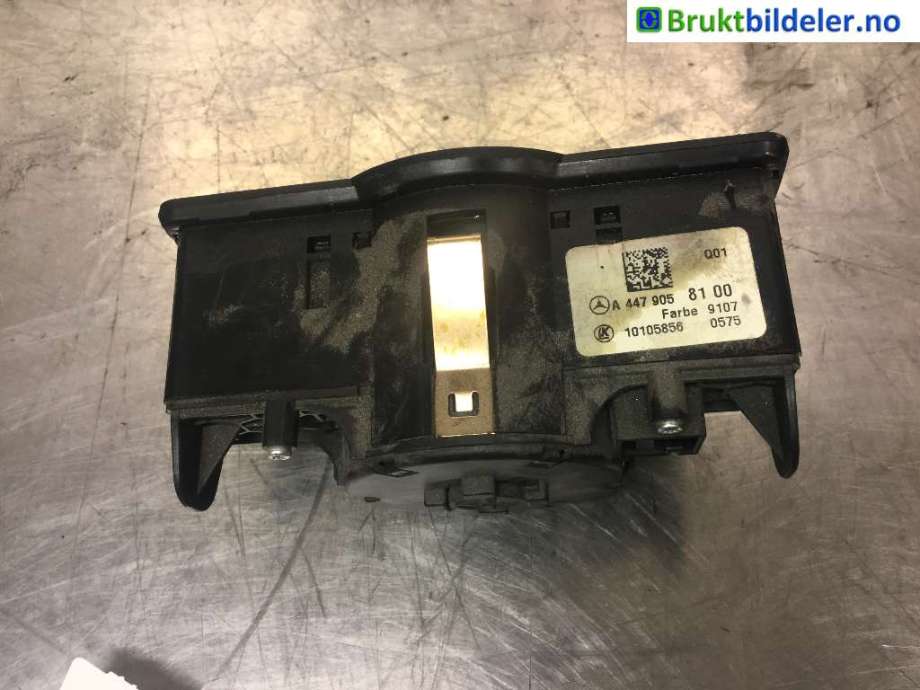 Bryter lys til Mercedes Vito 2014-->> (W447) (W447) (MERCEDES|A 447 905 81 00|10105856|)